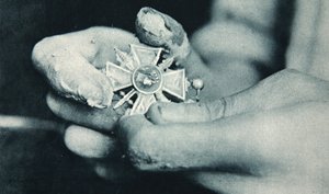 شارة فرانسيس الخاصة للبطولة في الحرب ، رسم توضيحي من أخبار الحرب المصورة ، 10 يناير 1917 بواسطة مصور فرنسي